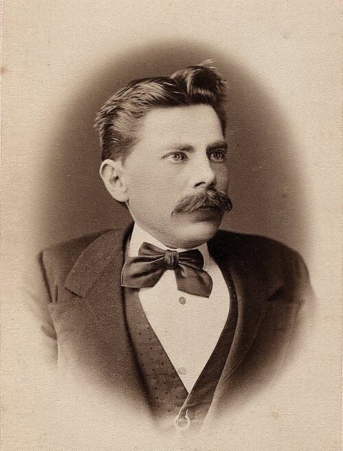 Иван Левин
