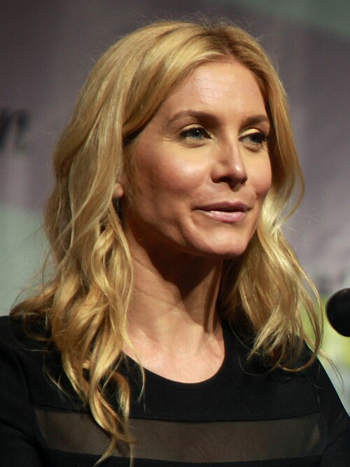 Элизабет Митчелл